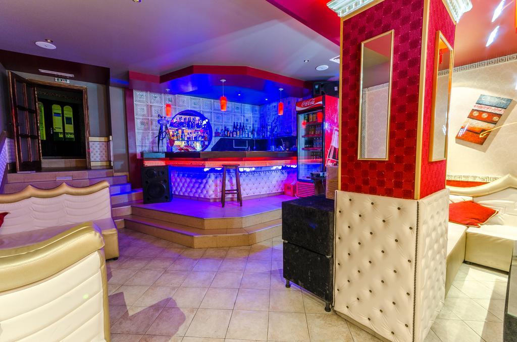 Hotel Cosmos Asenovgrad Extérieur photo