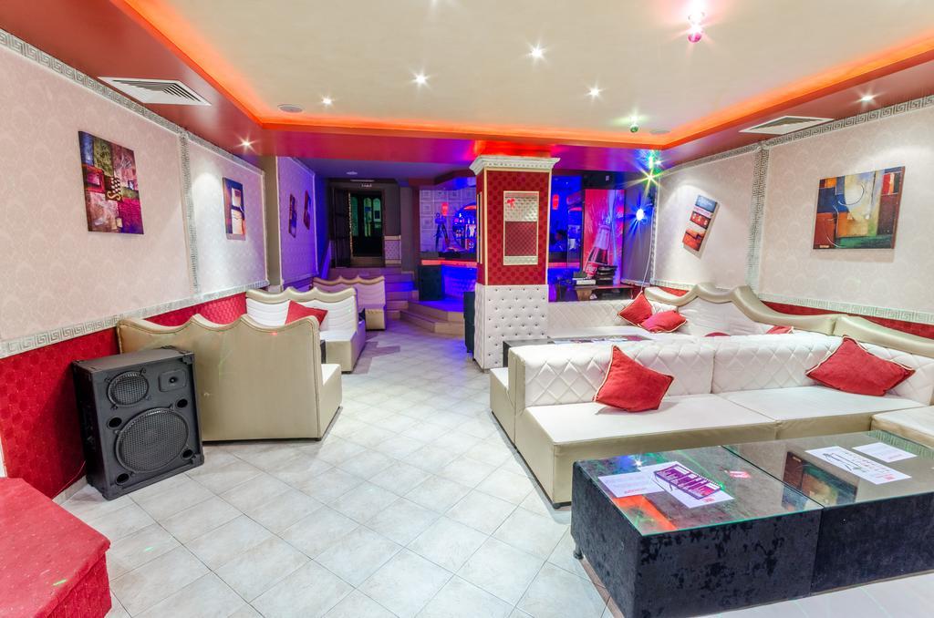 Hotel Cosmos Asenovgrad Extérieur photo