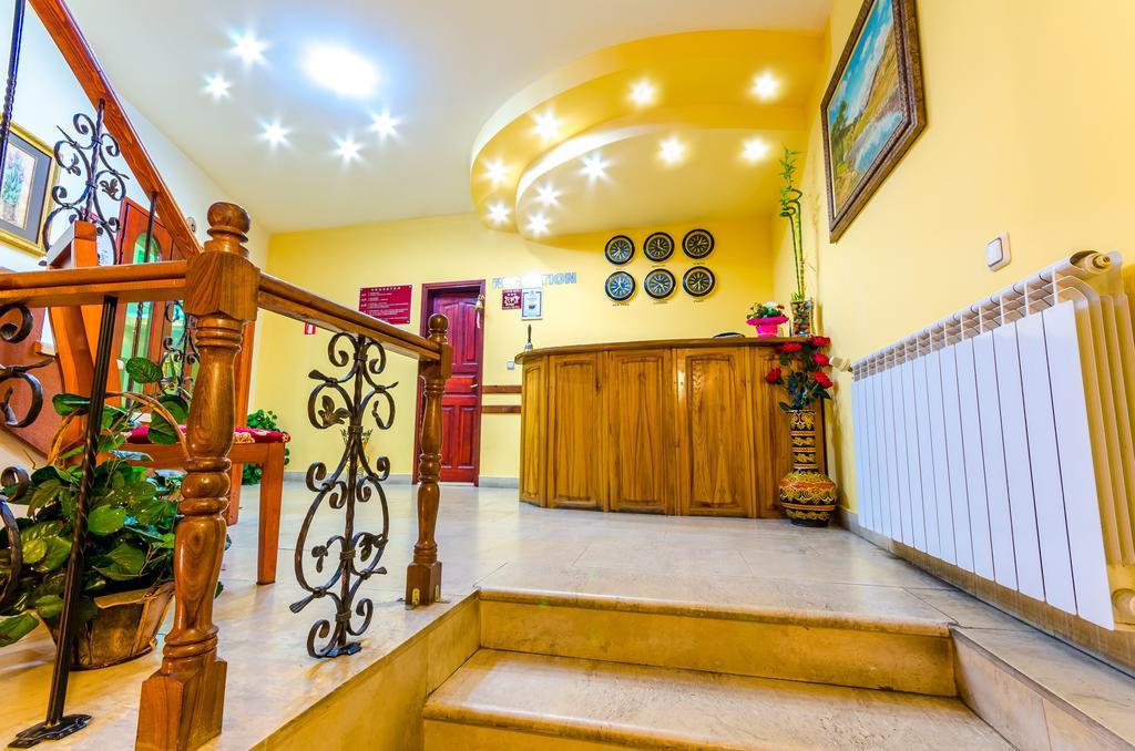 Hotel Cosmos Asenovgrad Extérieur photo