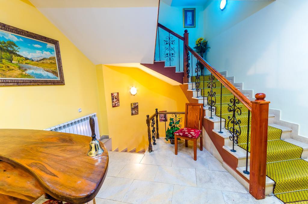 Hotel Cosmos Asenovgrad Extérieur photo