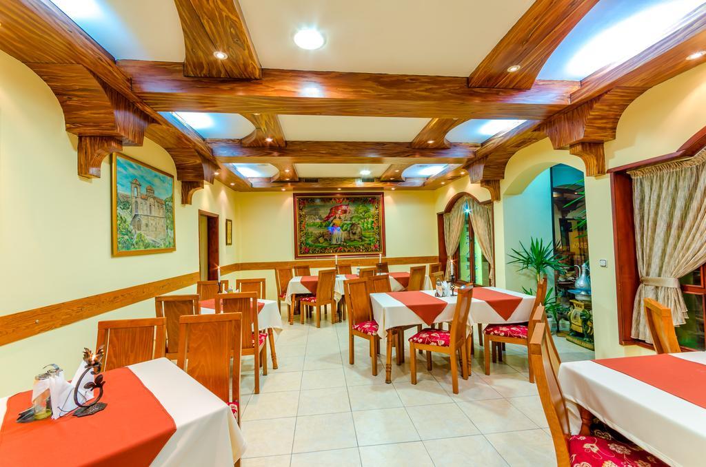 Hotel Cosmos Asenovgrad Extérieur photo