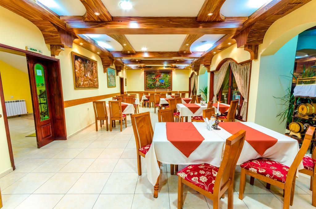 Hotel Cosmos Asenovgrad Extérieur photo